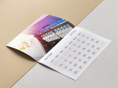 Calendrier mural agrafé