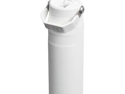 Bouteille d'eau de 700 ml avec paille rabattable Stanley IceFlow™ 2.0
